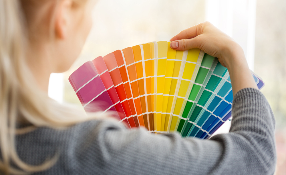 Scegliere e abbinare i colori per l'arredo bagno